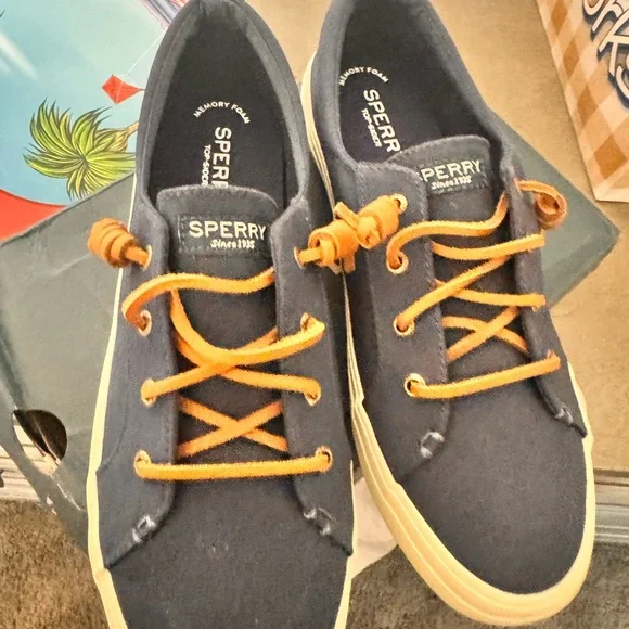 Sperry new shoes - Picture 2 of 3